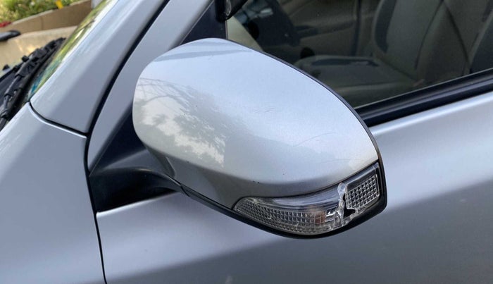 2017 Toyota Etios VX PLATINUM, Petrol, Manual, 45,760 km, Left rear-view mirror - Indicator light has minor damage