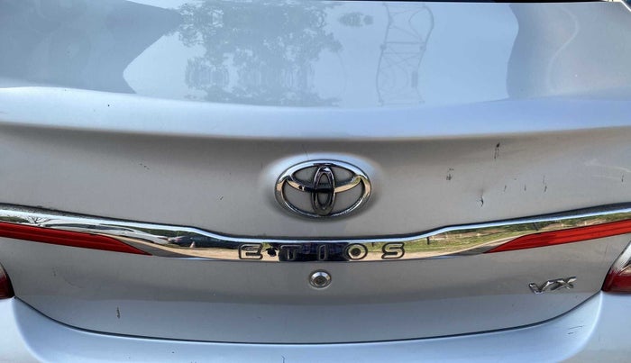 2017 Toyota Etios VX PLATINUM, Petrol, Manual, 45,760 km, Dicky (Boot door) - Minor scratches