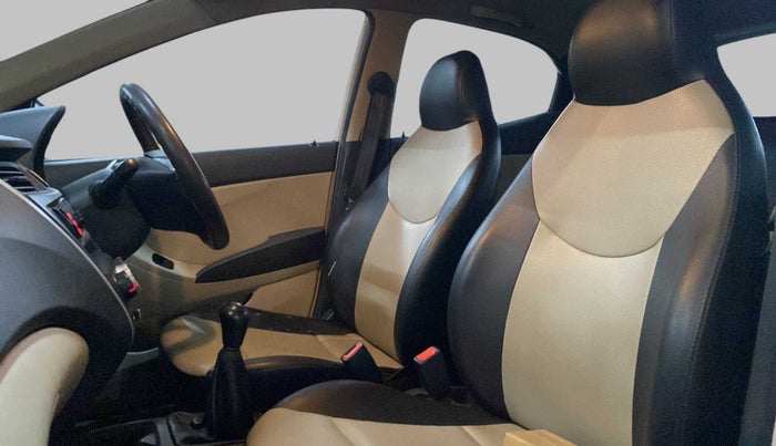 2016 Hyundai Eon ERA PLUS (O), Petrol, Manual, 31,166 km, Right Side Front Door Cabin