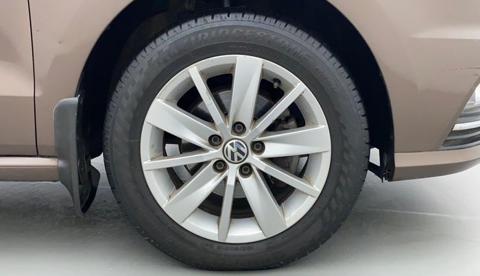 2017 Volkswagen Ameo HIGHLINE1.5L, Diesel, Manual, 1,10,257 km, Right Front Wheel