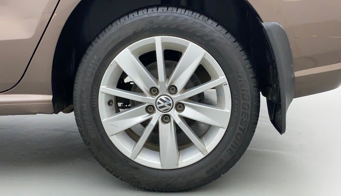 2017 Volkswagen Ameo HIGHLINE1.5L, Diesel, Manual, 1,10,257 km, Left Rear Wheel