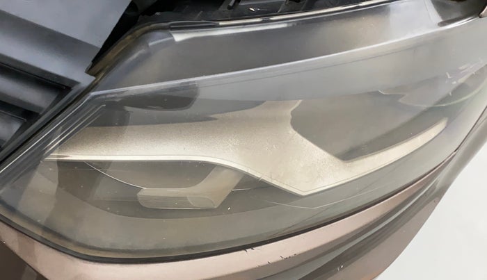 2017 Volkswagen Ameo HIGHLINE1.5L, Diesel, Manual, 1,10,257 km, Left headlight - Minor scratches