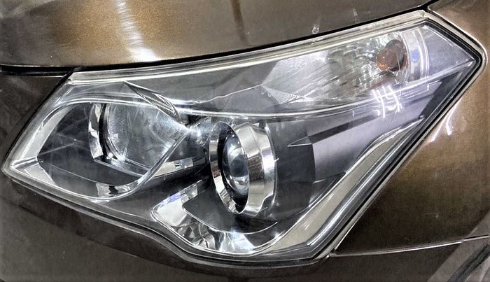 2014 Maruti Ciaz ZXI, Petrol, Manual, 84,712 km, Left headlight - Minor scratches