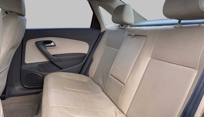 2015 Volkswagen Vento HIGHLINE 1.5 AT, Diesel, Automatic, 92,517 km, Right Side Rear Door Cabin