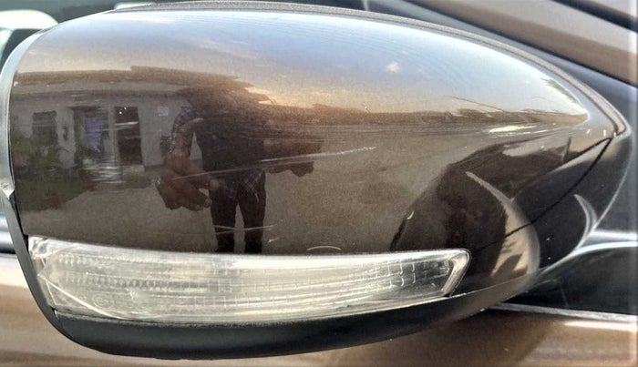 2015 Maruti Ciaz ZXI, Petrol, Manual, 60,412 km, Right rear-view mirror - Mirror motor not working