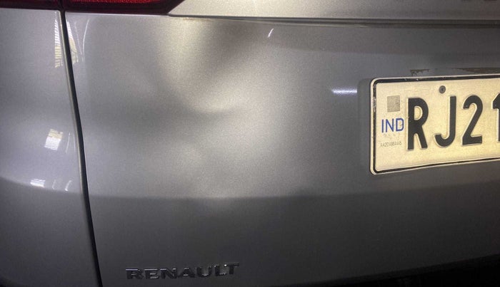 2020 Renault TRIBER RXE MT, Petrol, Manual, 29,900 km, Dicky (Boot door) - Slightly dented