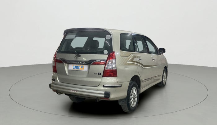 2013 Toyota Innova 2.5 ZX 7 STR, Diesel, Manual, 1,11,361 km, Right Back Diagonal