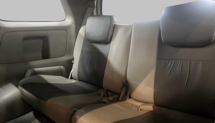 2013 Toyota Innova 2.5 ZX 7 STR, Diesel, Manual, 1,11,361 km, Third Seat Row ( optional )
