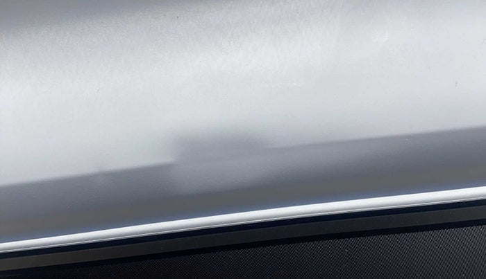 2020 Renault Kwid RXT 1.0 AMT (O), Petrol, Automatic, 42,061 km, Front passenger door - Minor scratches