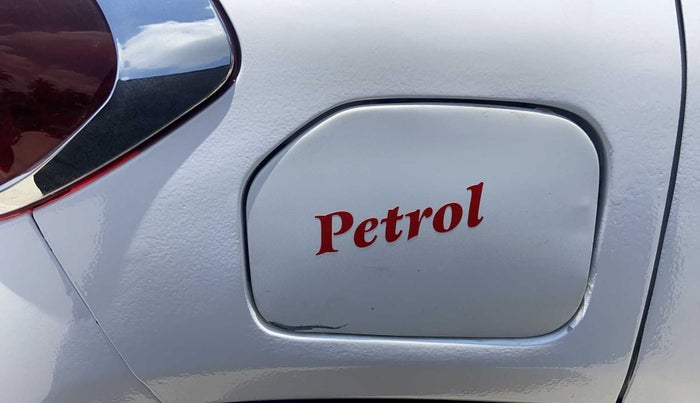 2020 Renault Kwid RXT 1.0 AMT (O), Petrol, Automatic, 42,061 km, Right quarter panel - Paint has minor damage