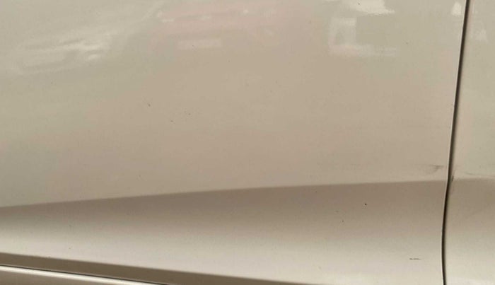 2016 Hyundai Eon ERA +, Petrol, Manual, 54,415 km, Front passenger door - Minor scratches