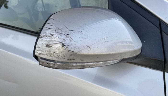 2014 Hyundai Xcent S 1.2, Petrol, Manual, 57,000 km, Right rear-view mirror - Indicator light has minor damage