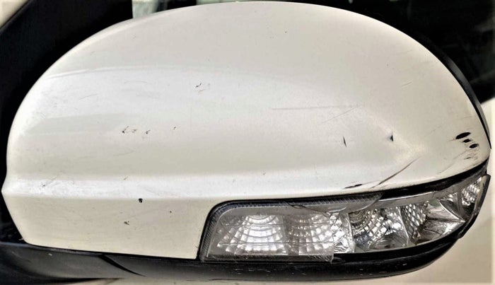 2014 Mahindra XUV500 W8, Diesel, Manual, 91,753 km, Left rear-view mirror - Indicator light has minor damage