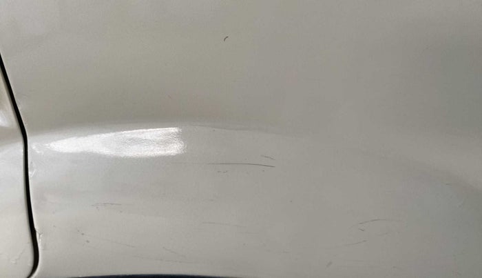 2014 Mahindra XUV500 W8, Diesel, Manual, 91,753 km, Left quarter panel - Minor scratches