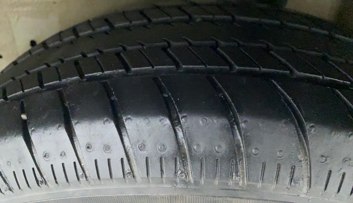 2014 Maruti Celerio VXI, Petrol, Manual, 67,282 km, Left Rear Tyre Tread