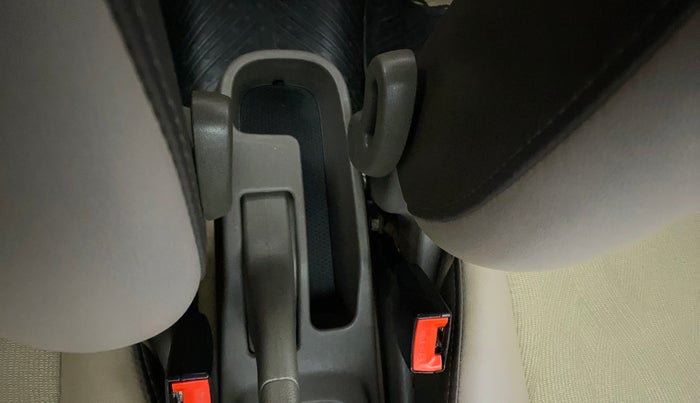 2015 Hyundai i10 SPORTZ 1.1, Petrol, Manual, 76,153 km, Driver Side Adjustment Panel