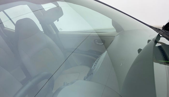 2015 Hyundai i10 SPORTZ 1.1, Petrol, Manual, 76,153 km, Front windshield - Minor spot on windshield