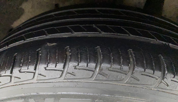 2016 Maruti Baleno DELTA PETROL 1.2, Petrol, Manual, 87,367 km, Left Rear Tyre Tread