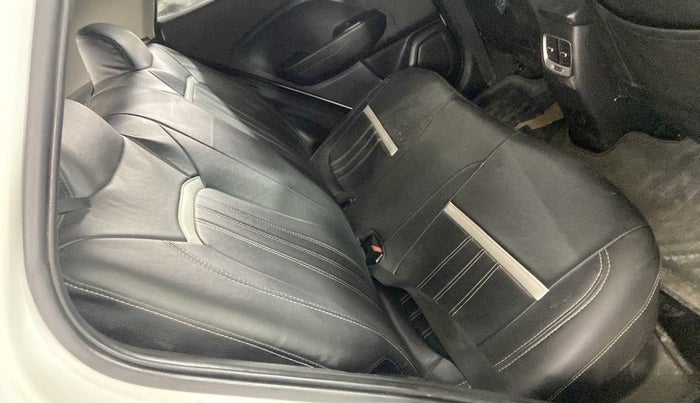 2020 Hyundai VENUE S 1.2, Petrol, Manual, 27,058 km, Second-row right seat - Cover slightly stained