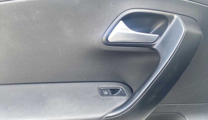 2019 Volkswagen Polo HIGHLINE PLUS 1.0, Petrol, Manual, 29,363 km, Left front window switch / handle - Power window makes minor noise