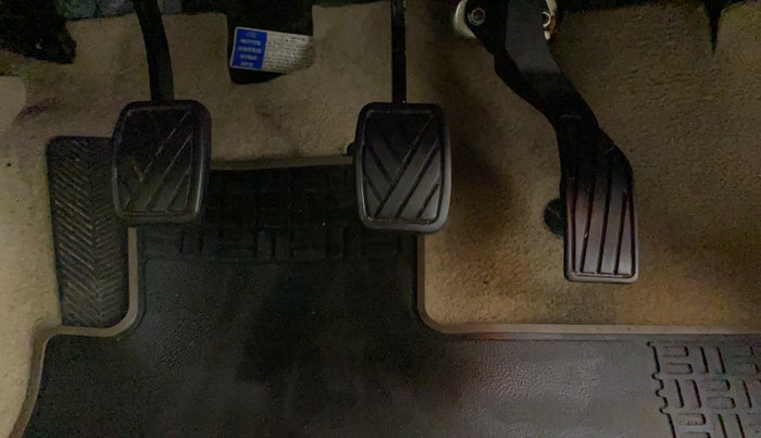 2019 Maruti Ciaz ALPHA 1.5 SHVS PETROL, Petrol, Manual, 49,126 km, Pedals