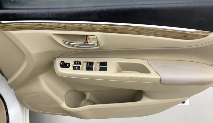 2019 Maruti Ciaz ALPHA 1.5 SHVS PETROL, Petrol, Manual, 49,126 km, Driver Side Door Panels Control