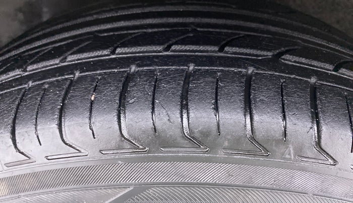 2009 Toyota Corolla Altis VL AT, Petrol, Automatic, 96,029 km, Left Front Tyre Tread