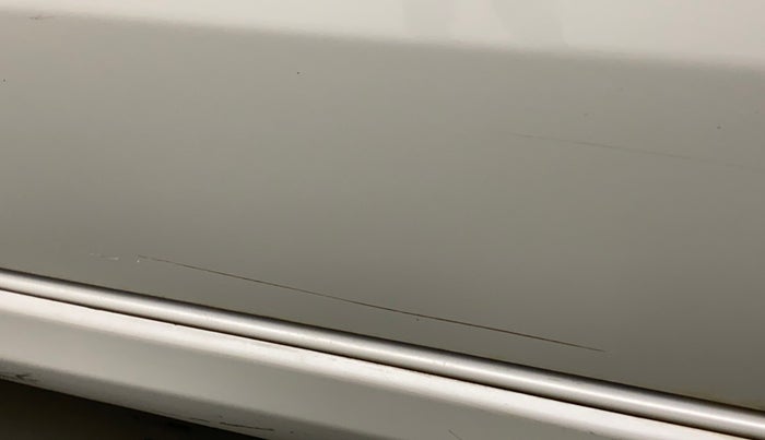 2013 Maruti Wagon R Stingray VXI, Petrol, Manual, 52,607 km, Front passenger door - Minor scratches