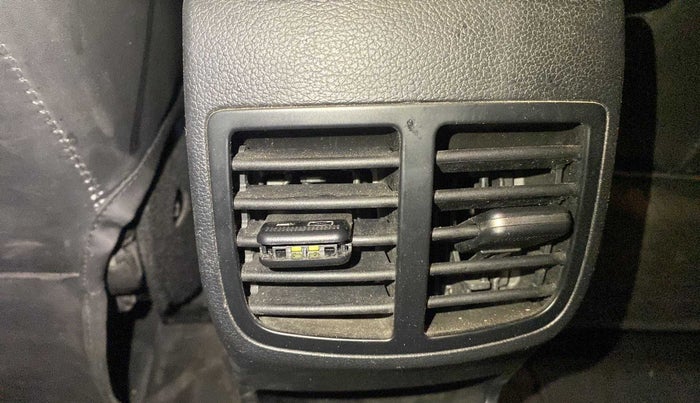 2022 Hyundai NEW I20 MAGNA 1.2 MT, Petrol, Manual, 13,702 km, AC Unit - Rear vent has minor damage