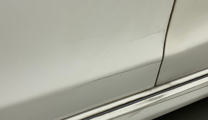 2012 Toyota Etios Liva VX, Petrol, Manual, 65,684 km, Front passenger door - Minor scratches