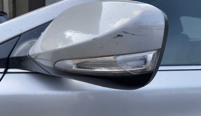 2015 Hyundai New Elantra 1.8 S VTVT, Petrol, Manual, 91,022 km, Left rear-view mirror - Indicator light has minor damage