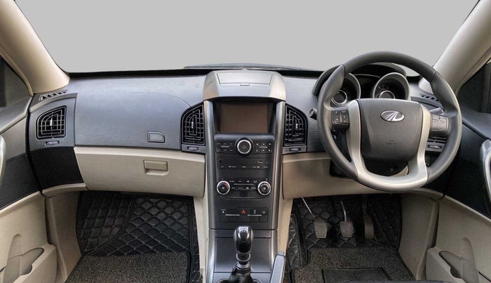 2017 Mahindra XUV500 W6, Diesel, Manual, 73,533 km, Dashboard