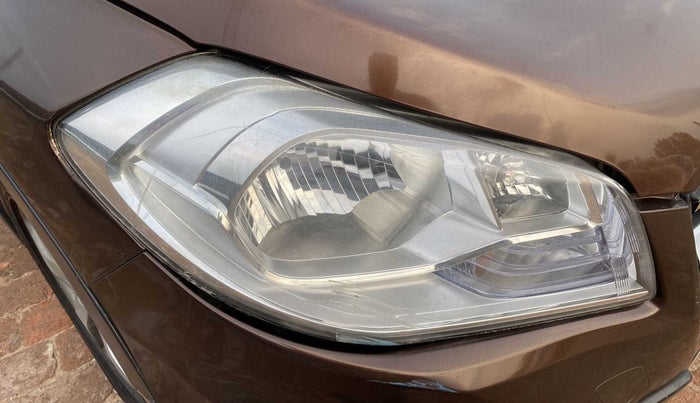 2016 Maruti S Cross ZETA 1.3, Diesel, Manual, 1,17,732 km, Right headlight - Minor scratches