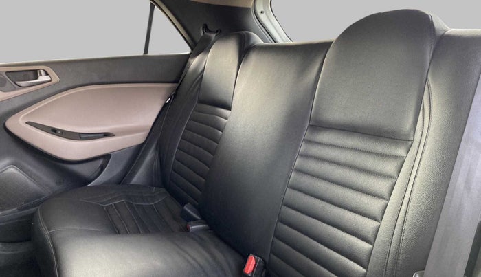 2019 Hyundai Elite i20 SPORTZ PLUS 1.2, Petrol, Manual, 32,175 km, Right Side Rear Door Cabin