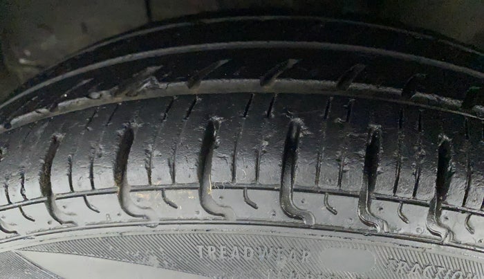 2018 Renault Kwid RXL, Petrol, Manual, 18,925 km, Left Front Tyre Tread
