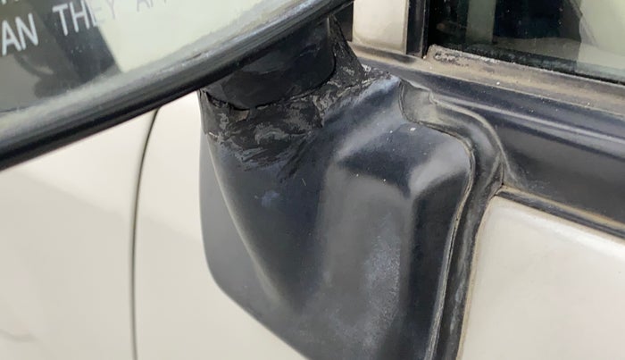 2011 Maruti Zen Estilo LXI, Petrol, Manual, 63,312 km, Left rear-view mirror - Cover has minor damage