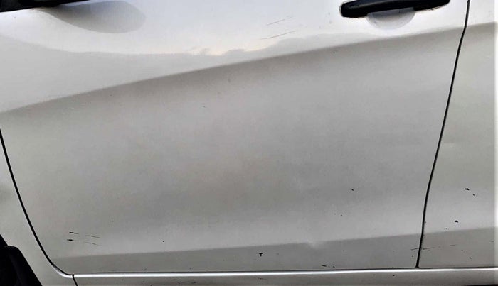 2014 Maruti Celerio VXI, Petrol, Manual, 81,177 km, Front passenger door - Minor scratches