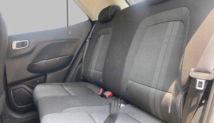 2019 Hyundai VENUE SX 1.0 (O) TURBO IMT, Petrol, Manual, 40,185 km, Right Side Rear Door Cabin