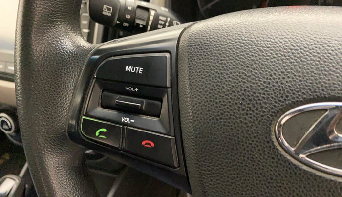 2016 Hyundai Creta SX PLUS AT 1.6 DIESEL, Diesel, Automatic, 1,11,380 km, Steering wheel - Phone control not functional