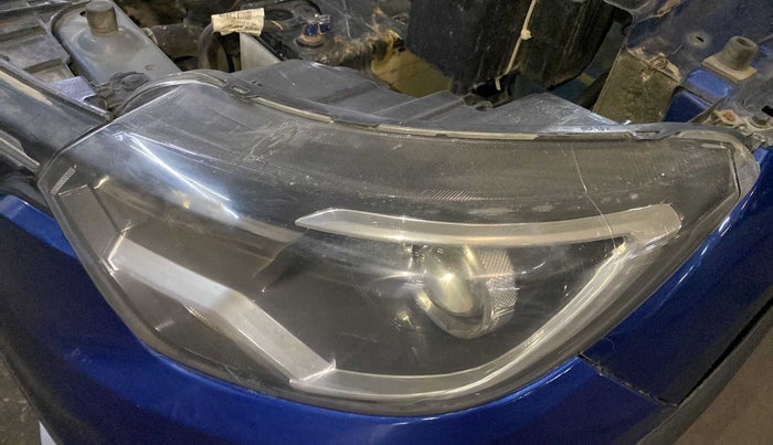 2019 Renault TRIBER RXZ, Petrol, Manual, 62,459 km, Left headlight - Faded