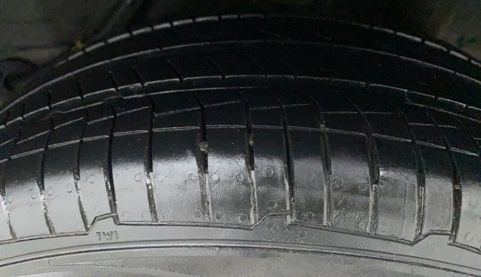 2016 Honda Amaze 1.2L I-VTEC SX, Petrol, Manual, 81,657 km, Left Rear Tyre Tread