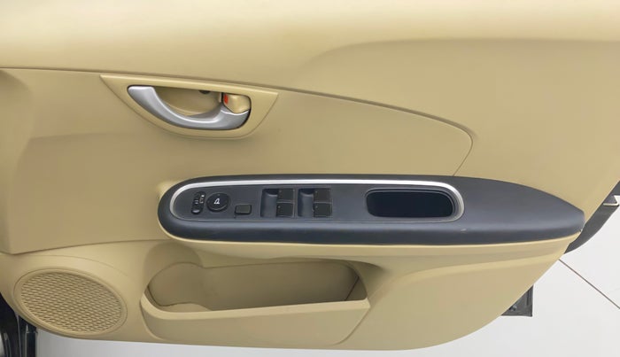 2016 Honda Amaze 1.2L I-VTEC SX, Petrol, Manual, 81,657 km, Driver Side Door Panels Control