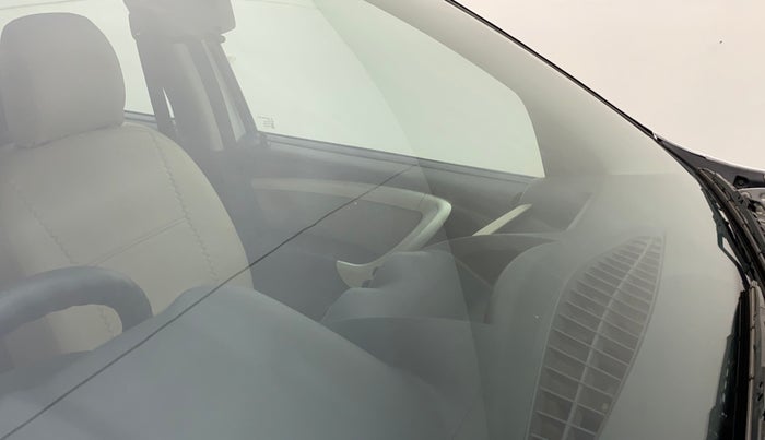 2014 Renault Duster 85 PS RXL PLUS DIESEL, Diesel, Manual, 93,406 km, Front windshield - Minor spot on windshield