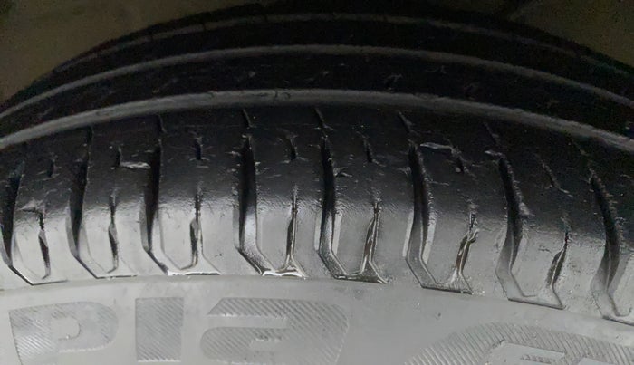 2017 Maruti Dzire VXI AMT, Petrol, Automatic, 25,499 km, Right Front Tyre Tread