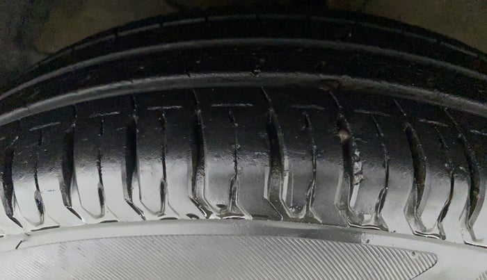 2017 Maruti Dzire VXI AMT, Petrol, Automatic, 25,499 km, Left Front Tyre Tread