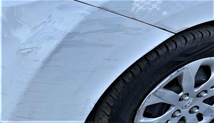 2016 Hyundai Eon SPORTZ, Petrol, Manual, 37,586 km, Front bumper - Minor scratches