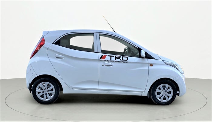 2016 Hyundai Eon SPORTZ, Petrol, Manual, 37,586 km, Right Side View