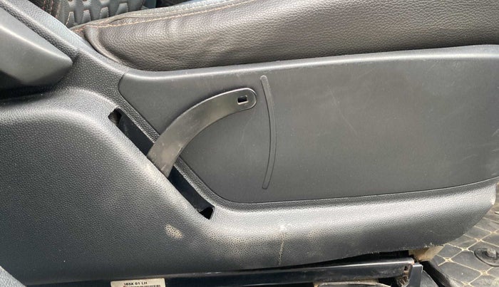 2018 Ford Ecosport TITANIUM 1.5L SIGNATURE EDITION (SUNROOF) PETROL, Petrol, Manual, 40,888 km, Driver seat - Folding lever cover has minor damage