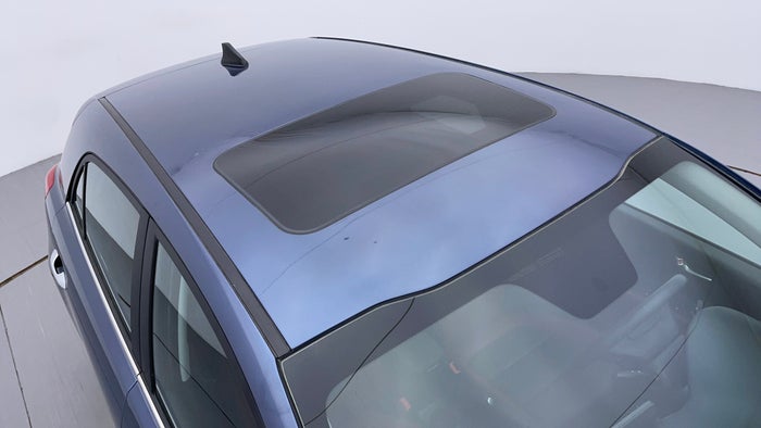 KIA RIO-Roof/Sunroof View