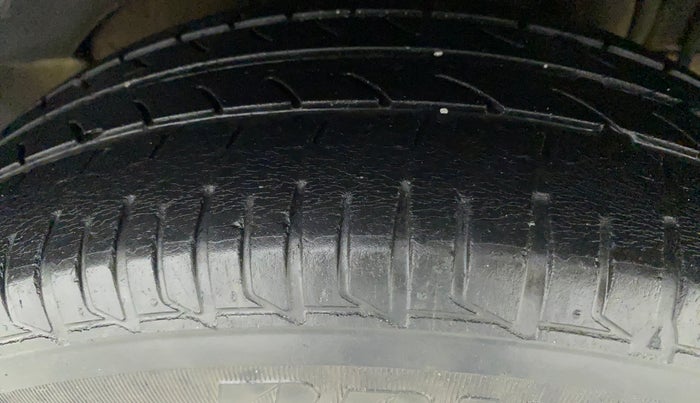 2015 Tata Bolt XMS REVOTRON, Petrol, Manual, 25,971 km, Left Rear Tyre Tread